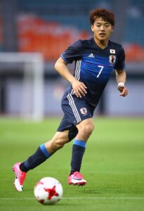 堂安律が日本代表の新たな10番に!背番号変更で盛り上がるチーム状況は?